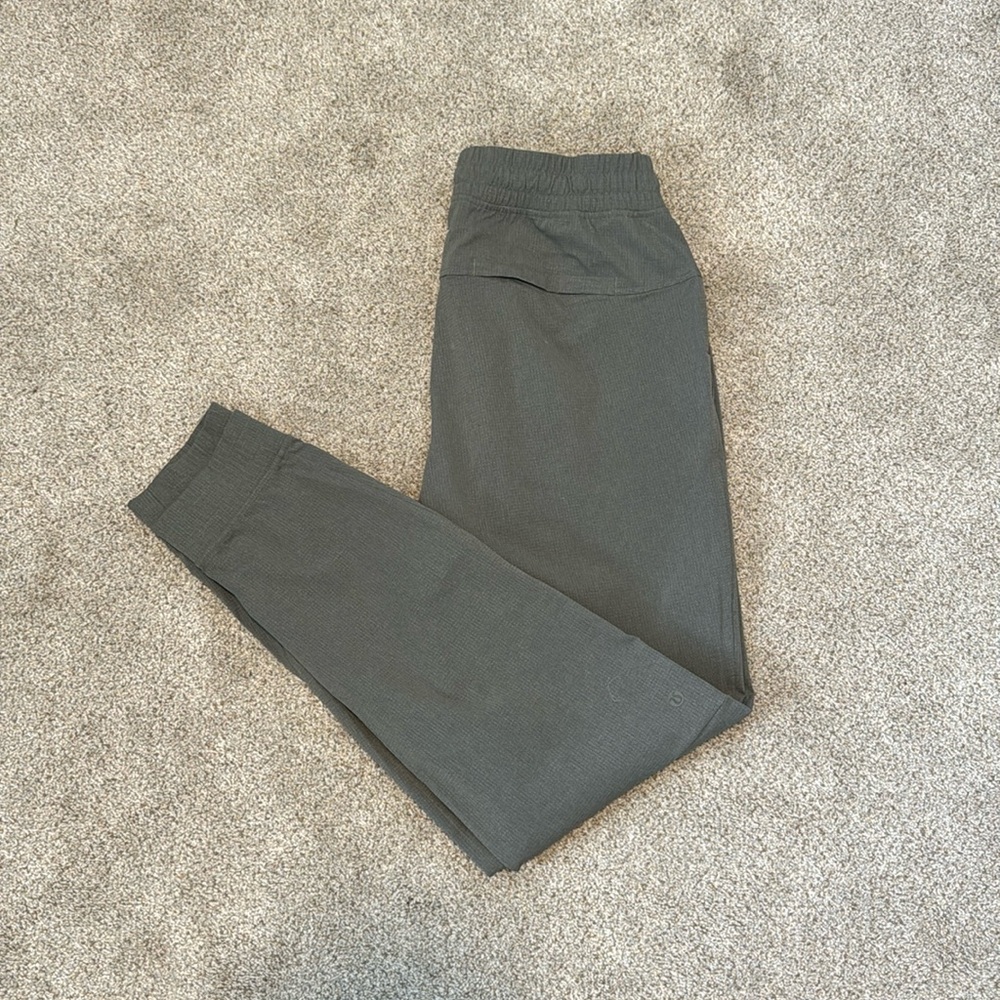 Lululemon men’s joggers